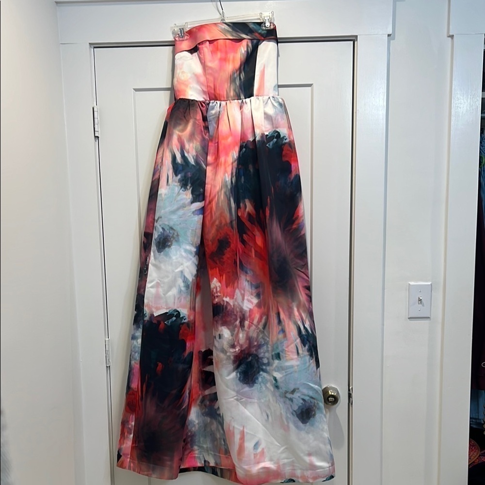 Parker Black Elegant Strapless Floral Gown size 2. In perfect condition!